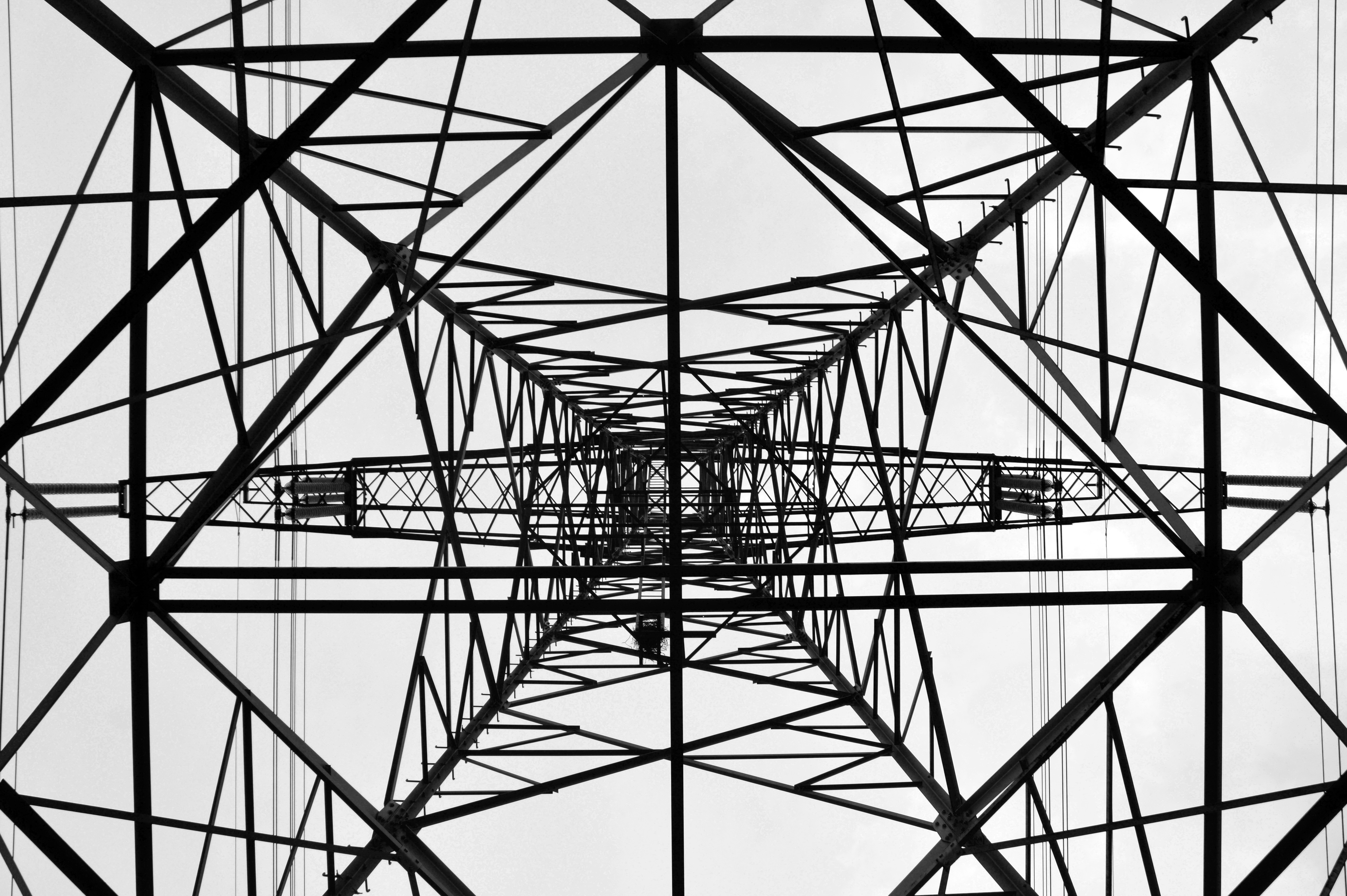 Power transmission tower
